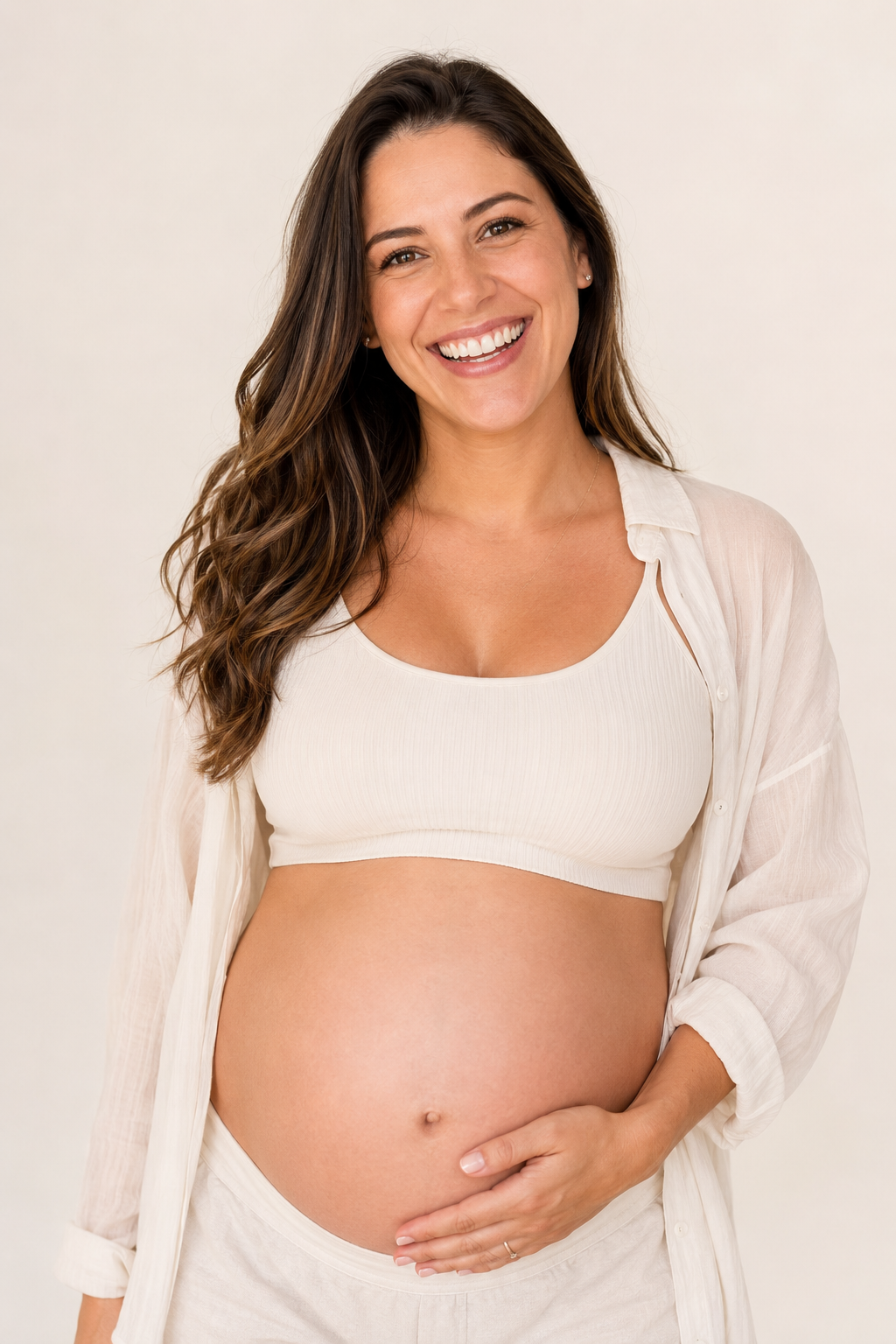 Referência de ensaio gestante casual com sorriso